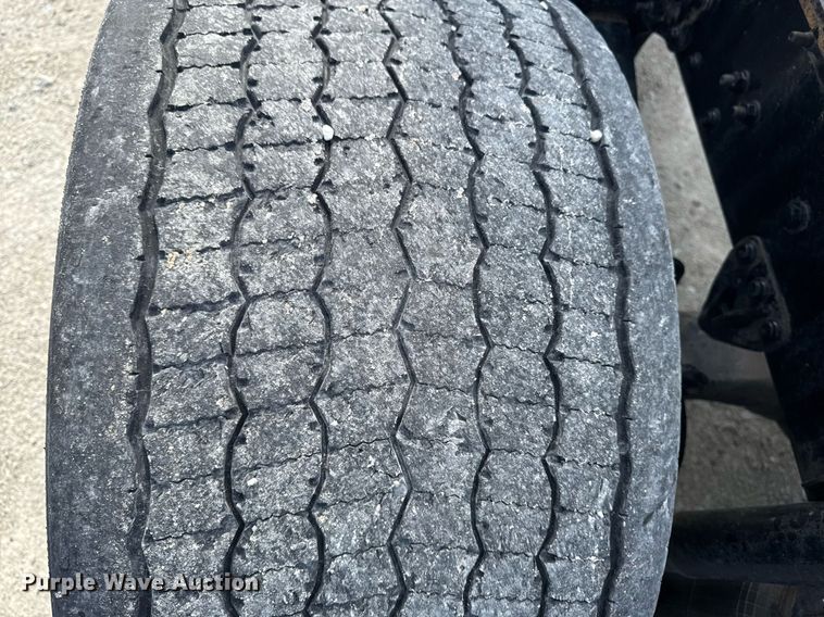 image for item DV2517 2016 Mack CXU semi truck