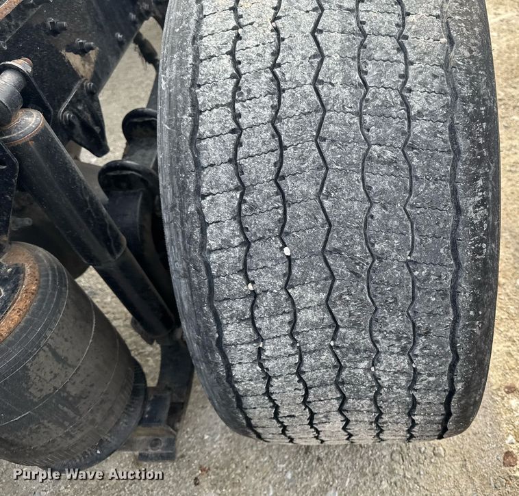 image for item DV2517 2016 Mack CXU semi truck