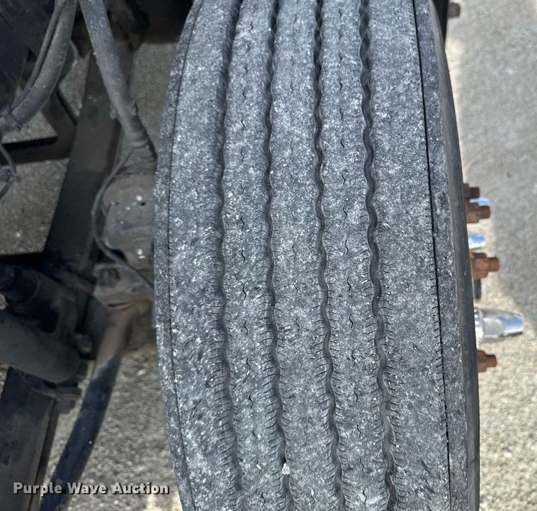 image for item DV2517 2016 Mack CXU semi truck