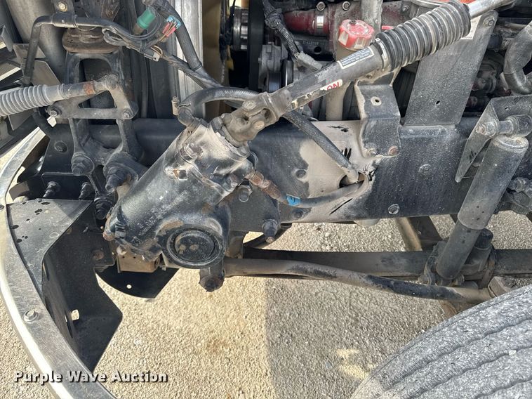 image for item DV2517 2016 Mack CXU semi truck