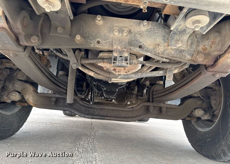 image for item DV2571 2000 Mack CL713 semi truck