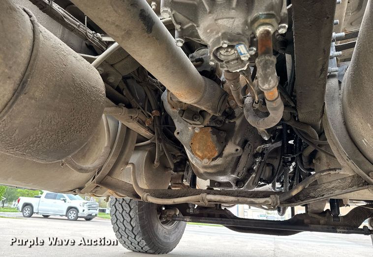 image for item DV2571 2000 Mack CL713 semi truck