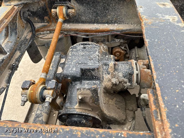 image for item DV2571 2000 Mack CL713 semi truck