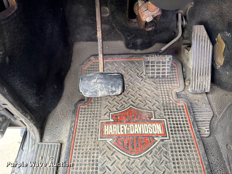 image for item DV2571 2000 Mack CL713 semi truck