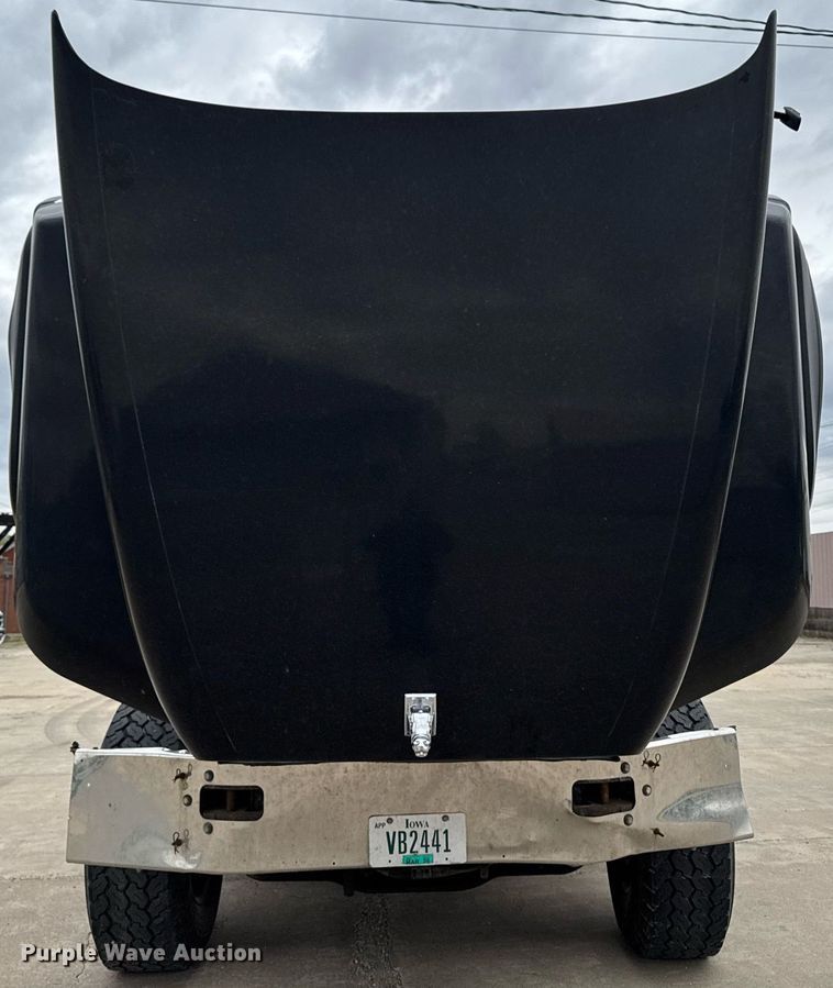 image for item DV2571 2000 Mack CL713 semi truck