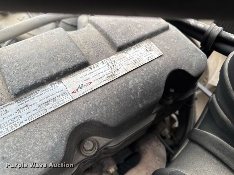 image for item DV2571 2000 Mack CL713 semi truck