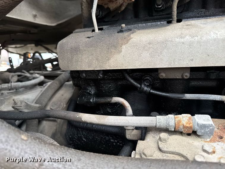 image for item DV2571 2000 Mack CL713 semi truck