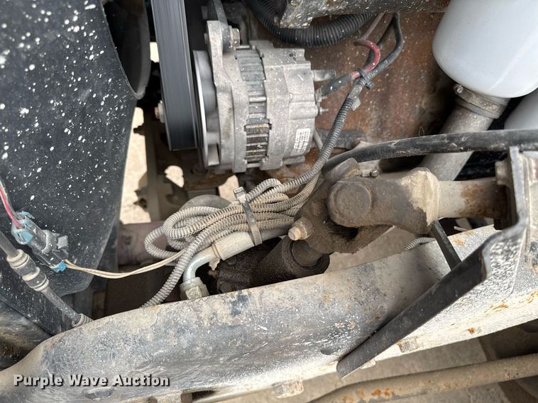 image for item DV2571 2000 Mack CL713 semi truck