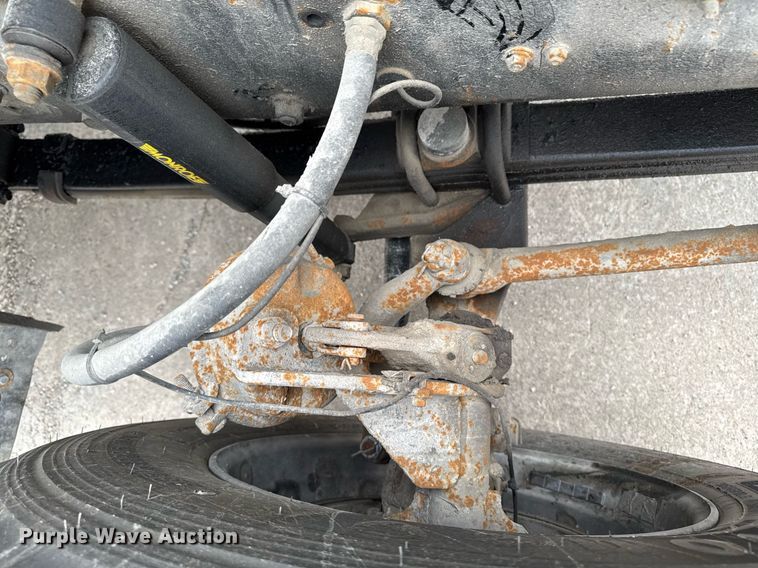 image for item DV2571 2000 Mack CL713 semi truck