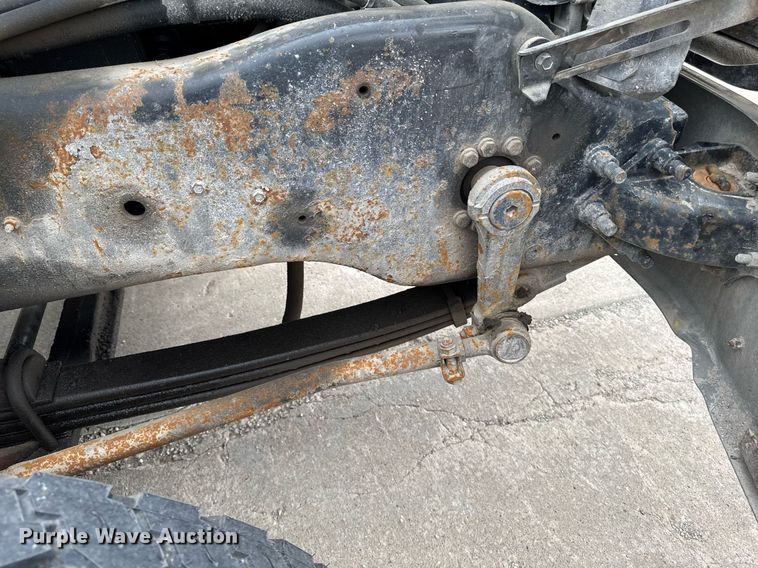 image for item DV2571 2000 Mack CL713 semi truck