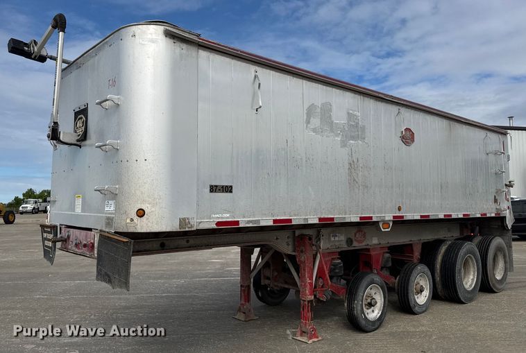 image for item DV4008 2009 Mac end dump trailer