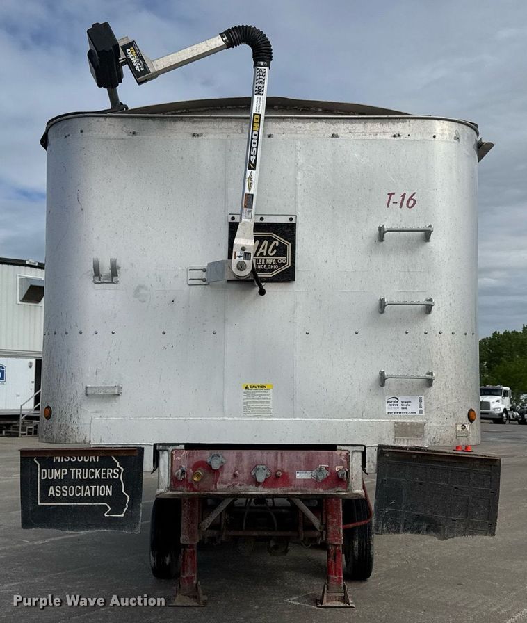 image for item DV4008 2009 Mac end dump trailer