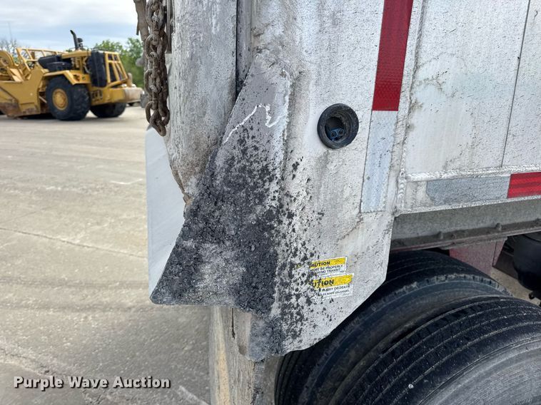 image for item DV4008 2009 Mac end dump trailer