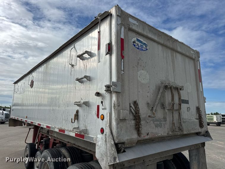 image for item DV4008 2009 Mac end dump trailer