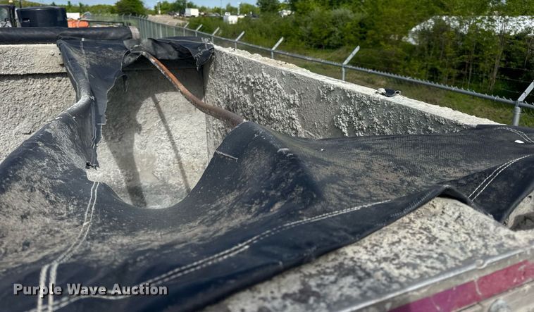 image for item DV4008 2009 Mac end dump trailer