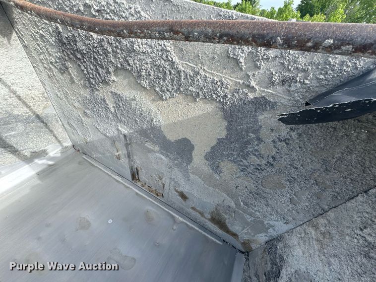 image for item DV4008 2009 Mac end dump trailer