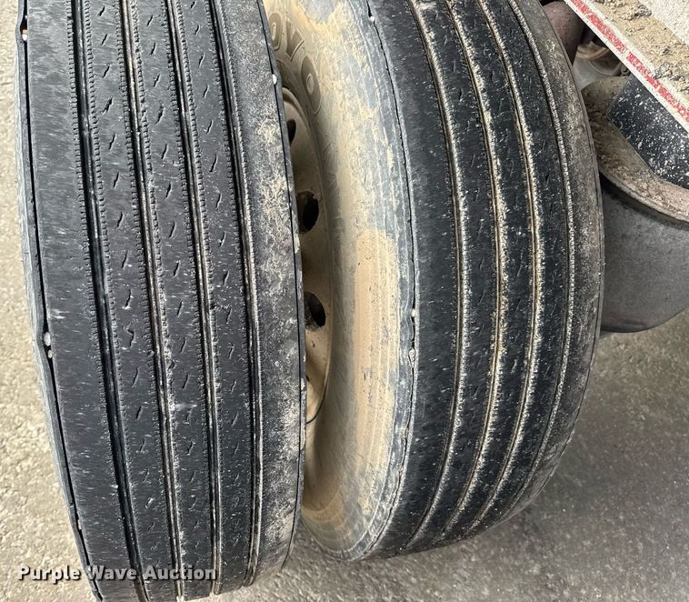 image for item DV4008 2009 Mac end dump trailer