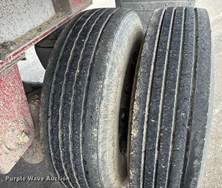 image for item DV4008 2009 Mac end dump trailer