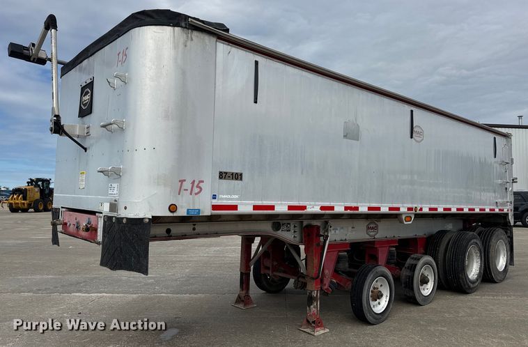 image for item DV4009 2010 Mac end dump trailer