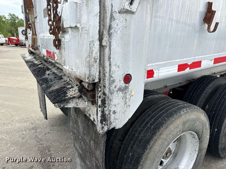 image for item DV4009 2010 Mac end dump trailer