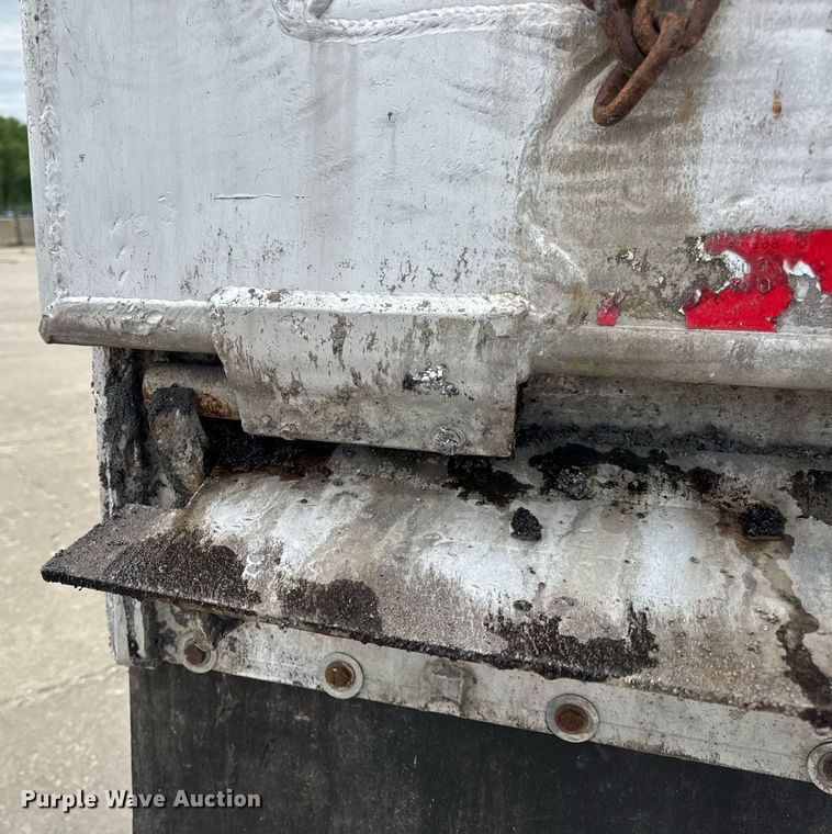 image for item DV4009 2010 Mac end dump trailer