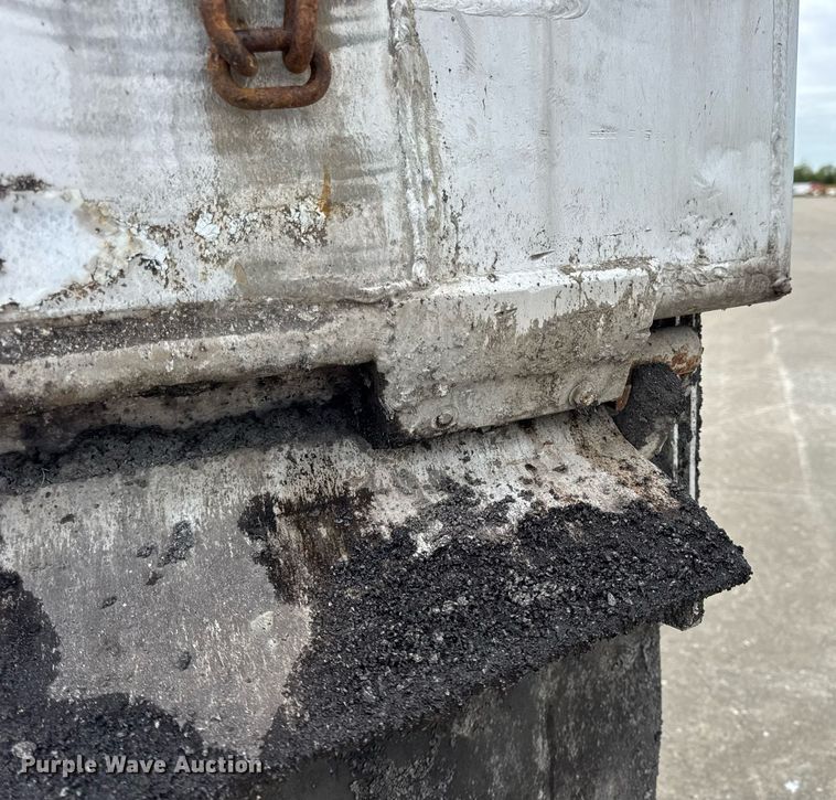 image for item DV4009 2010 Mac end dump trailer