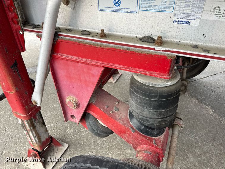 image for item DV4009 2010 Mac end dump trailer