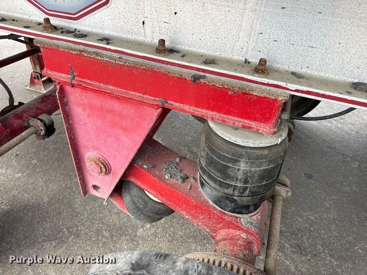 image for item DV4009 2010 Mac end dump trailer