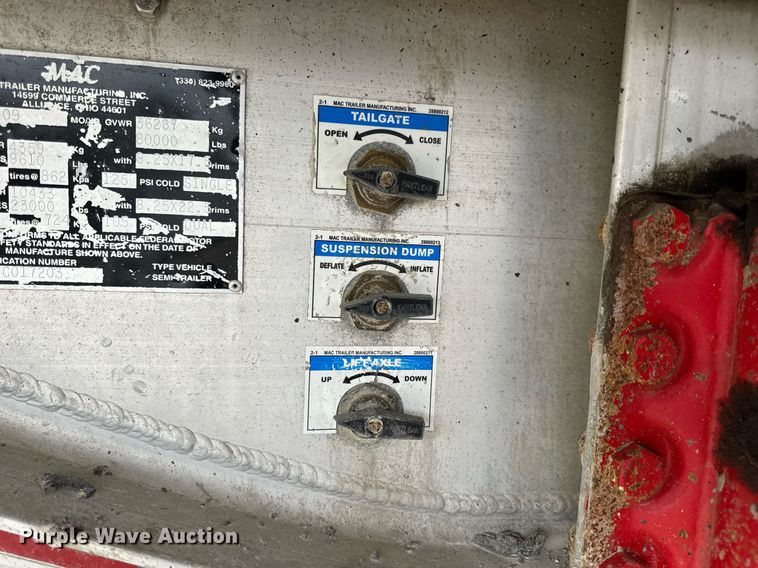 image for item DV4009 2010 Mac end dump trailer