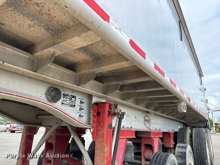 image for item DV4009 2010 Mac end dump trailer