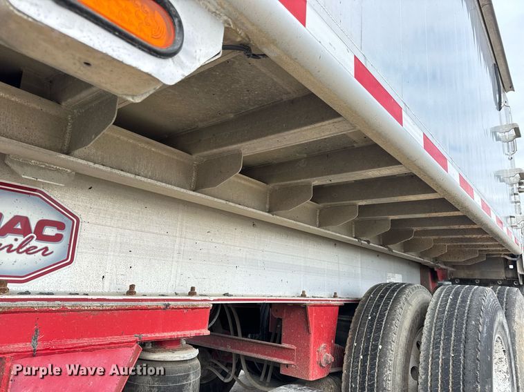 image for item DV4009 2010 Mac end dump trailer