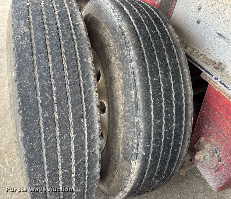 image for item DV4009 2010 Mac end dump trailer