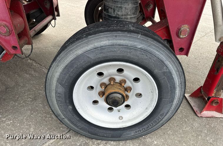 image for item DV4009 2010 Mac end dump trailer