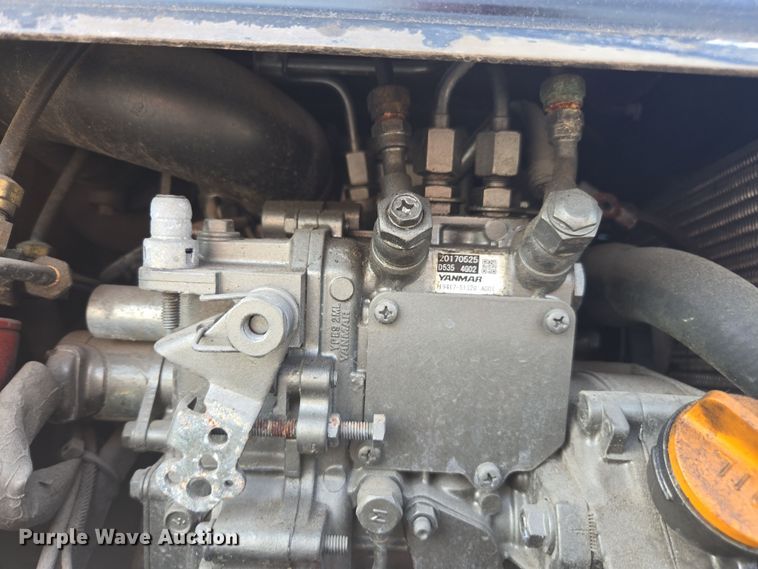 image for item DW1860 2018 International LT625 semi truck