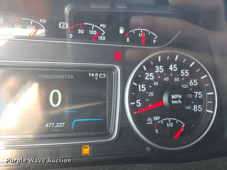 image for item DW1860 2018 International LT625 semi truck