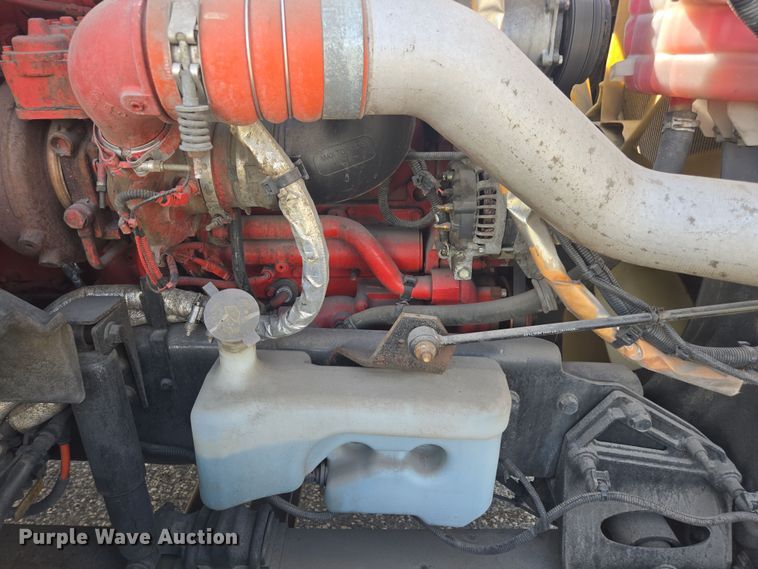 image for item DW1860 2018 International LT625 semi truck