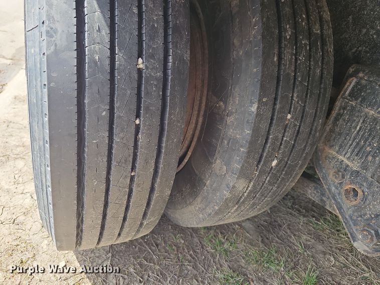 image for item DW3219 1988 Dorsey drop deck equipment trailer