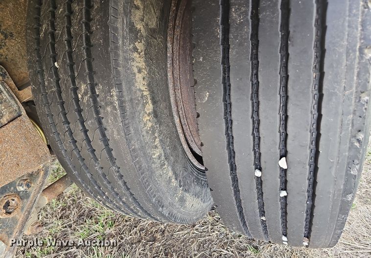 image for item DW3219 1988 Dorsey drop deck equipment trailer