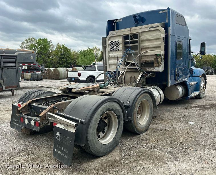 image for item DW5116 2014 Kenworth T600 semi truck