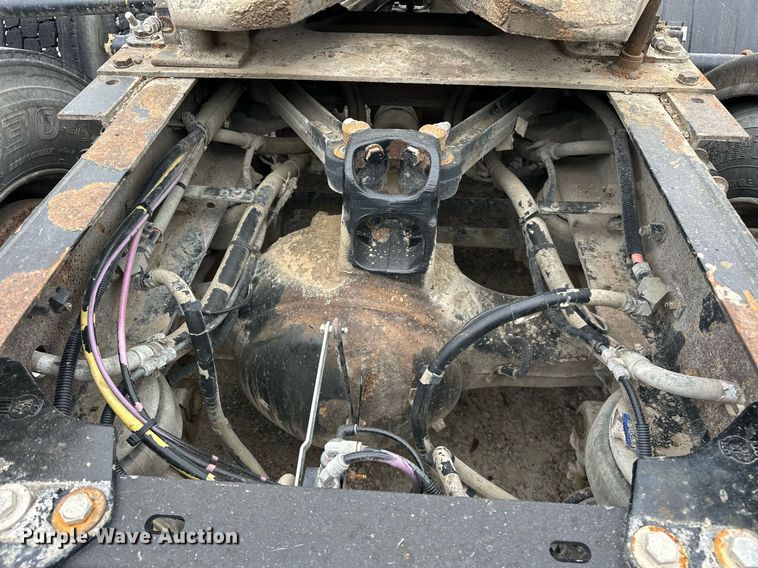 image for item DW5116 2014 Kenworth T600 semi truck