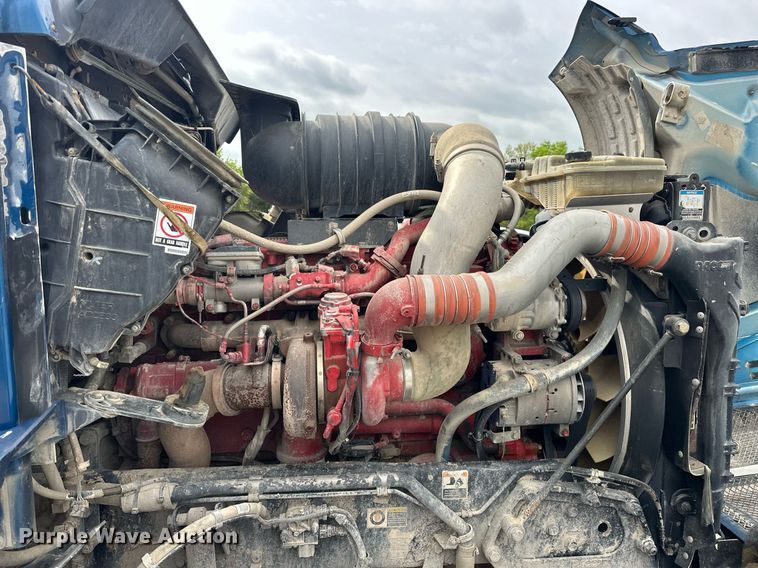 image for item DW5116 2014 Kenworth T600 semi truck