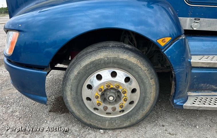 image for item DW5116 2014 Kenworth T600 semi truck