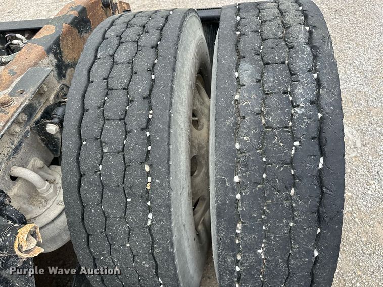 image for item DW5116 2014 Kenworth T600 semi truck