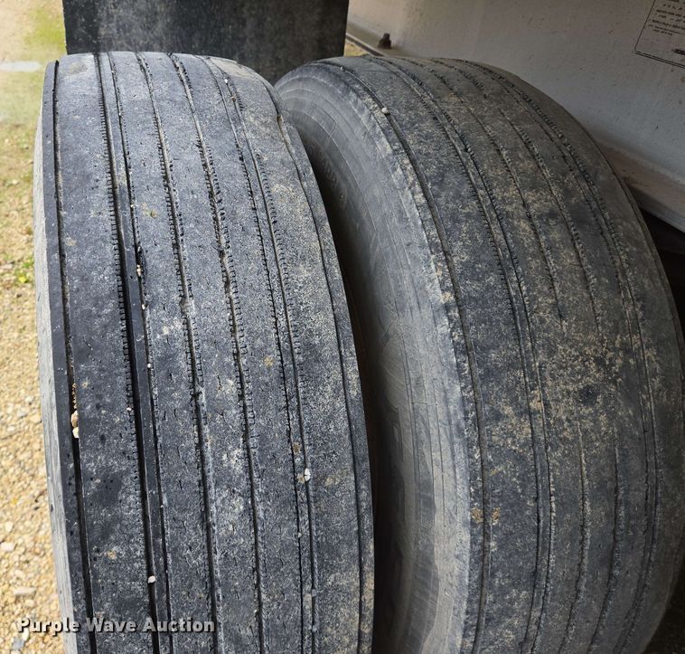 image for item DW7001 2018 Mac end dump trailer