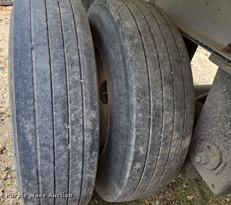 image for item DW7001 2018 Mac end dump trailer