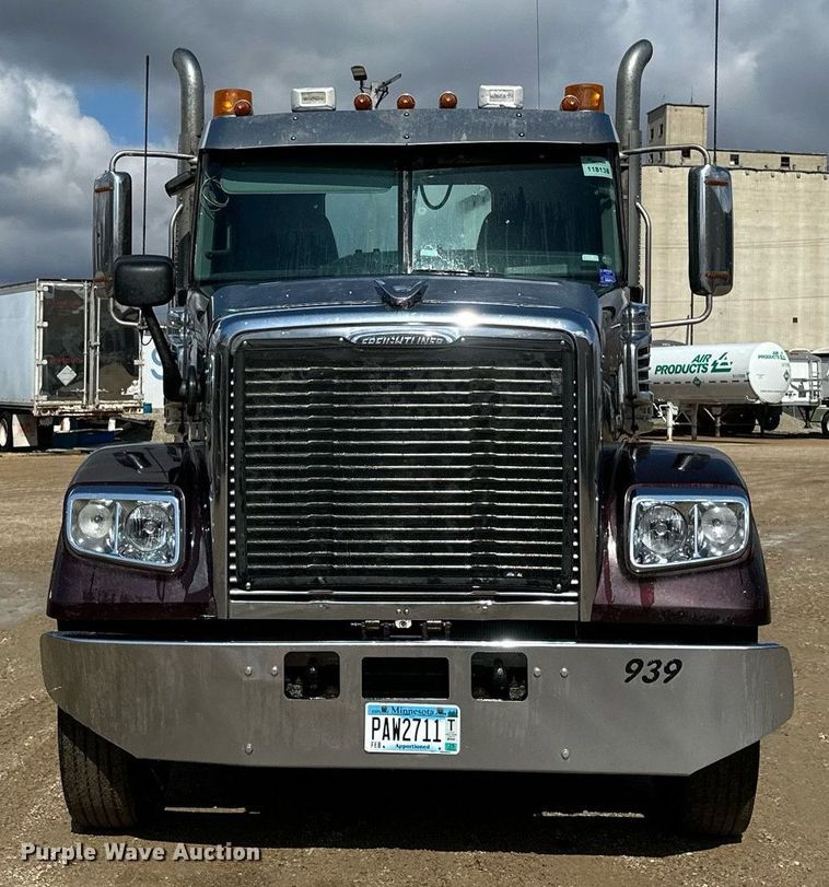 image for item EA2374 2014 Freightliner  Coronado SD 122 semi truck