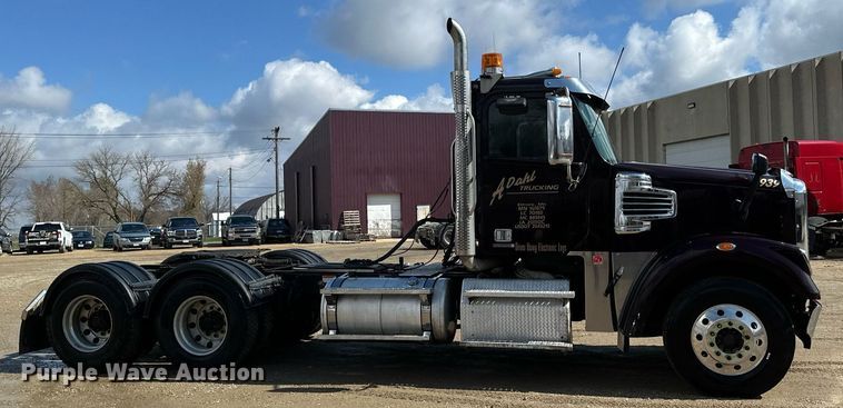 image for item EA2374 2014 Freightliner  Coronado SD 122 semi truck