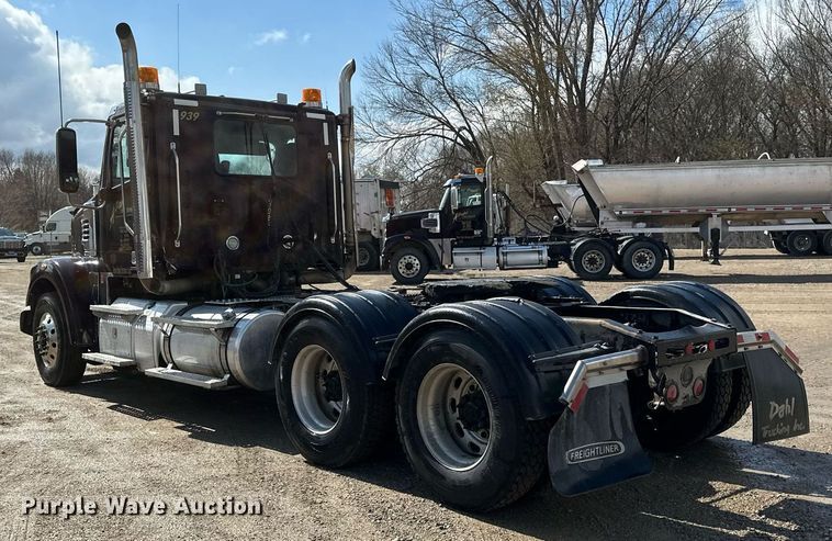 image for item EA2374 2014 Freightliner  Coronado SD 122 semi truck