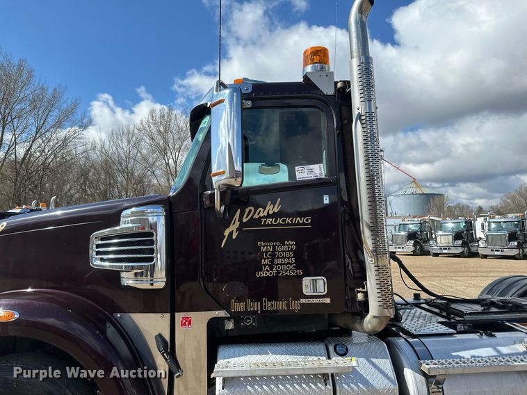 image for item EA2374 2014 Freightliner  Coronado SD 122 semi truck