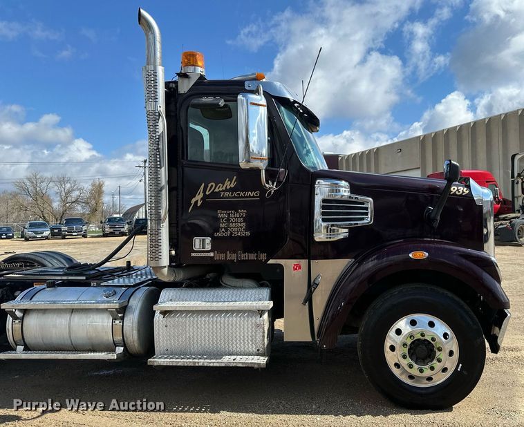 image for item EA2374 2014 Freightliner  Coronado SD 122 semi truck